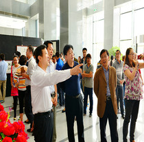 乐鱼在线_乐鱼在线（中国）
举办“国庆65周年”书画展览