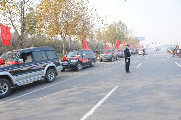 潍坊昌大建设乐鱼在线_乐鱼在线（中国）
举行隆重迎接仪式欢迎援川员工凯旋